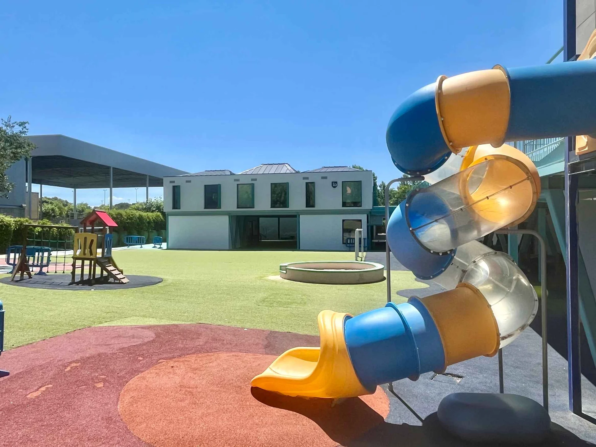 CHILDREN'S OUTDOOR SPACES