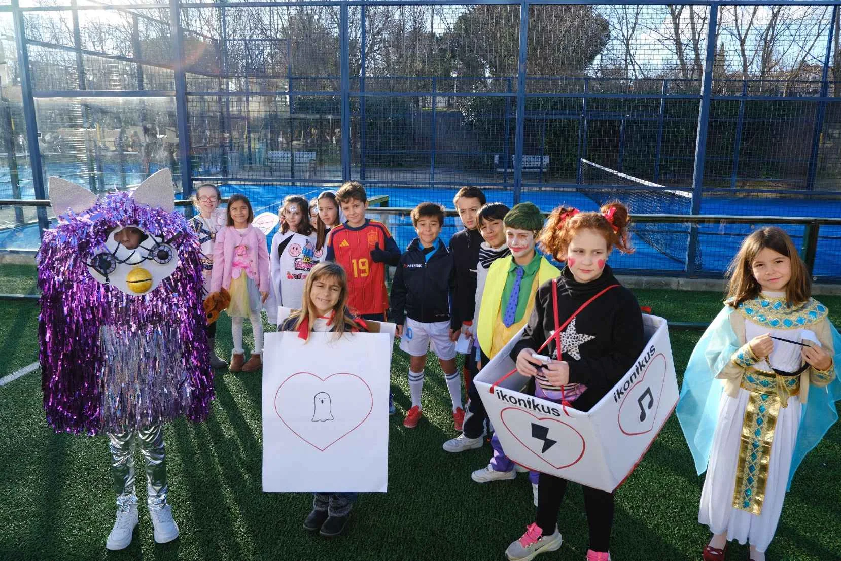 El Carnaval llena de color el colegio