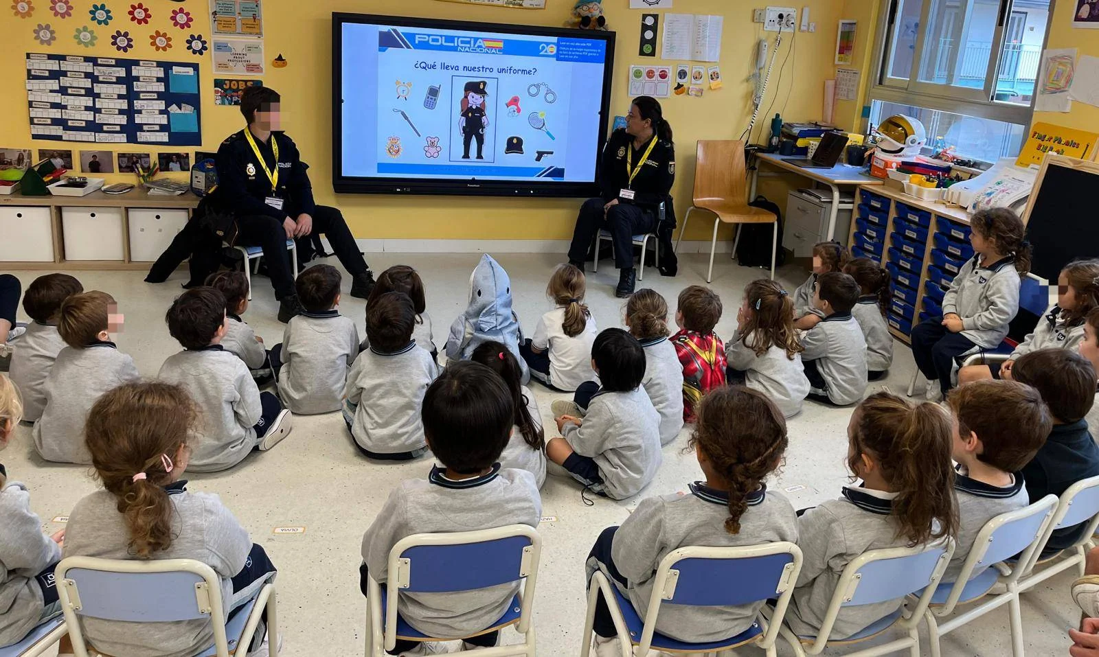 Las profesiones. La policía visita Infantil 4