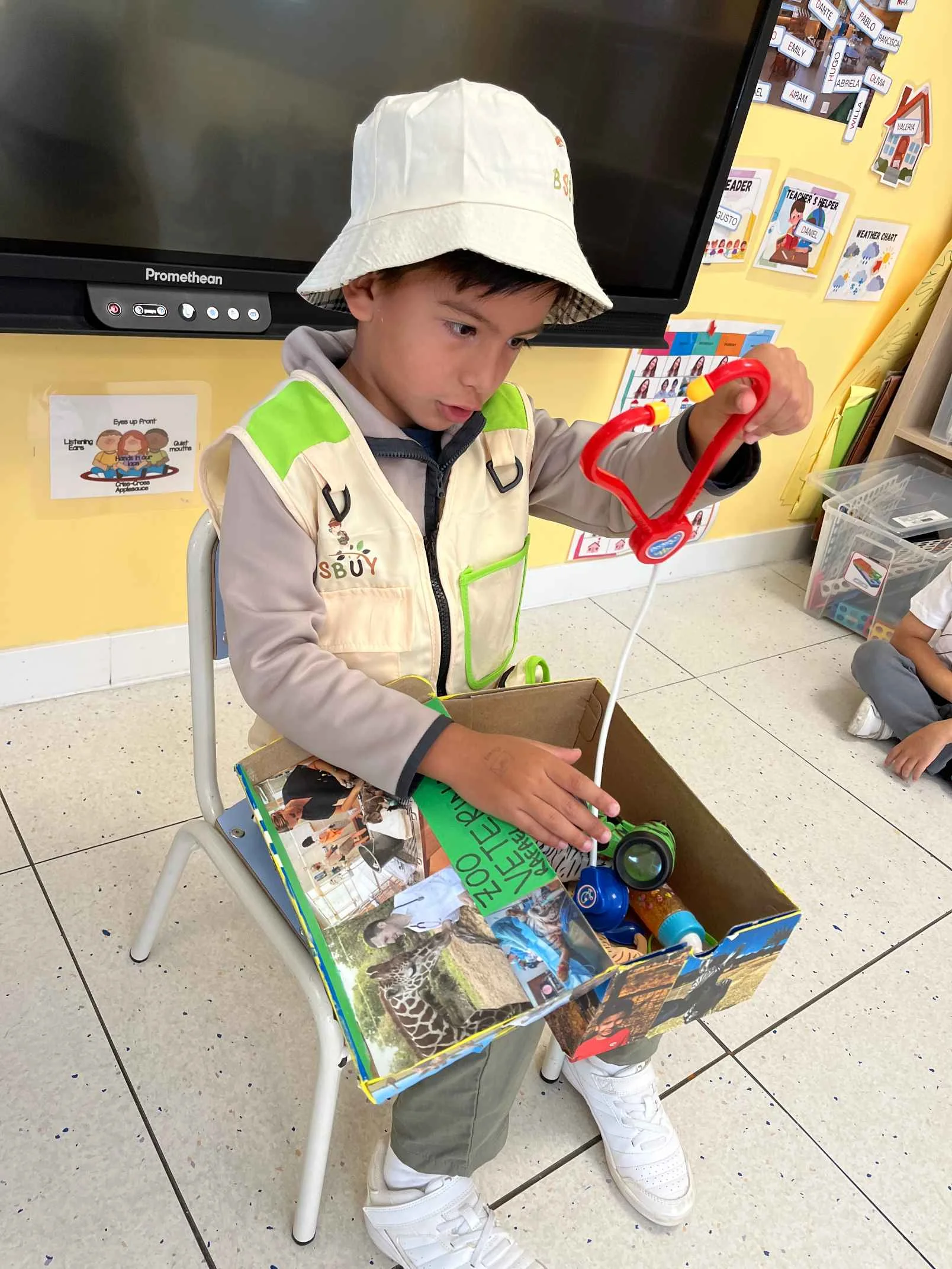 Las profesiones. La policía visita Infantil 4